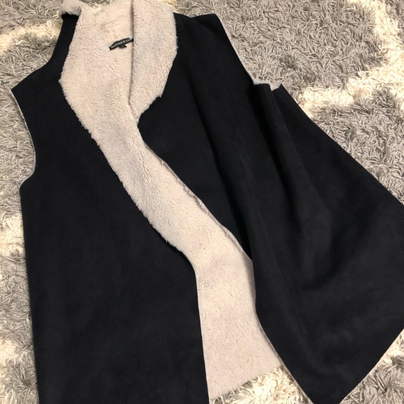 Madison & Lola Women Vest - Picture 7 of 10